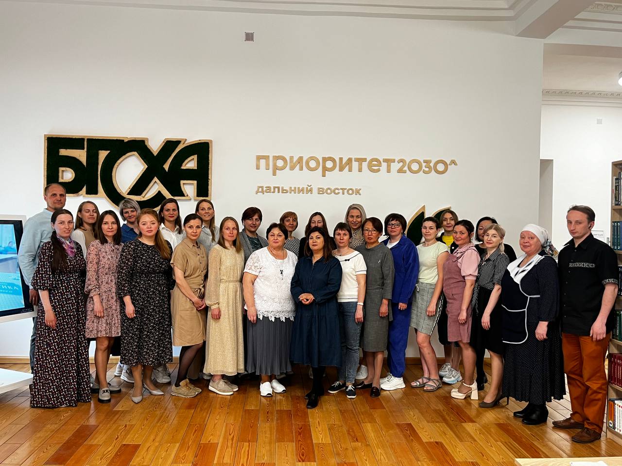 photo 5373158023675107881 y