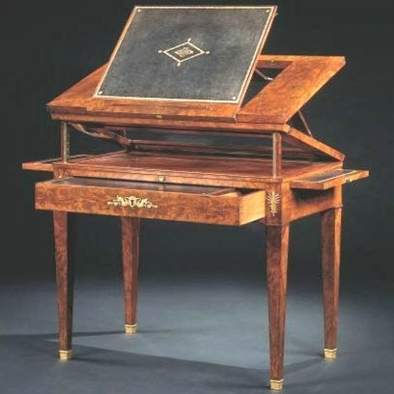 Аналог конторки ― письменный стол à la Tronchin