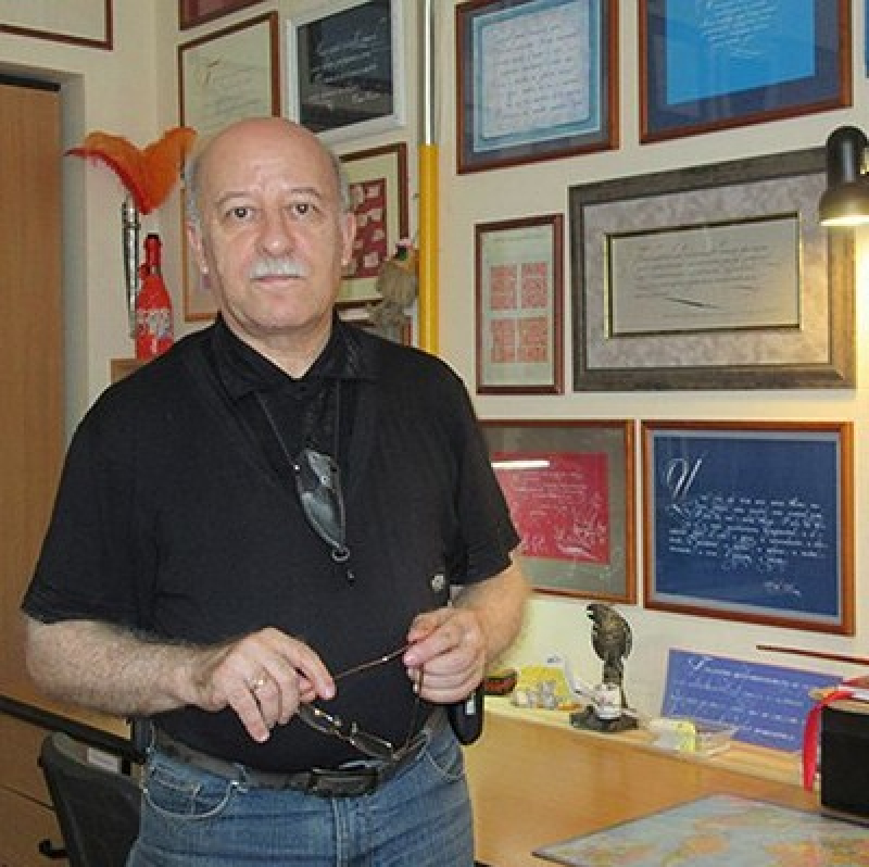 Юрий Аруцев: «Надо вернуть чистописание в школы»