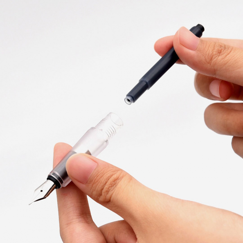 Как промывать перьевую ручку и как часто?